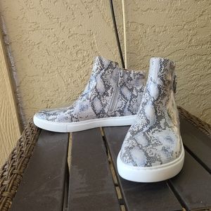 Gentle Souls, Kenneth Cole, US10, EU41, leather, gray snake skin print